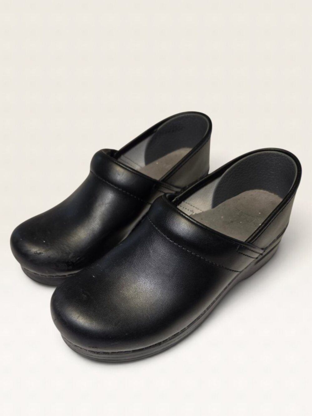 Dansko Professional Black Leather Clogs EU 38 US 7.5-8
